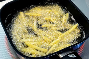 冷凍ポテトを「マクドナルドの味」にしたい──。このレシピは“意地とロマン”だ