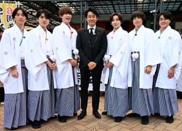 『６SixTONES』街もスターも巻き込み、祝って騒いで大盛り上がり！