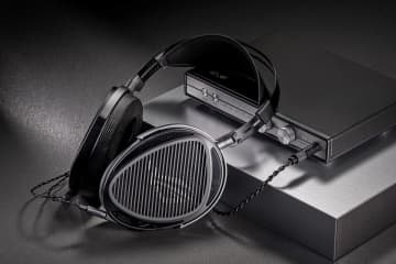 ＜CES＞ASUS、HIFIMANと共同開発した平面磁界ゲーミングヘッドセット「ROG Kithara」