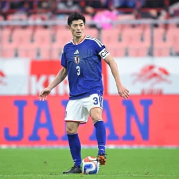 「相変わらずかっこいい」34歳の日本代表DFがオフショット公開！ NBAとNFLの観戦を楽しむ姿にファン注目「いい笑顔ですね～」「羨ましい」