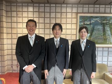 伊勢神宮参拝で高市早苗首相らと並ぶ小野田紀美大臣のモーニング姿が話題「宝塚の男役スター」「ハンサムウーマンすぎる」
