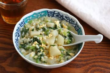 疲れた胃にやさしい♪七草がゆ風「かぶの中華粥」