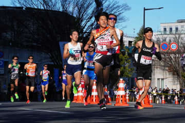 箱根ファン騒然の電撃結婚「え!!え～!!」　女子アナと結ばれた中大OBに祝福殺到「私の推しが…」