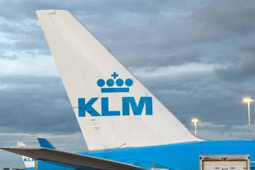 KLMオランダ航空、アムステルダム悪天候で混乱続く　除氷液の在庫不足も