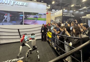 先端技術「CES」ベガスで開幕　「ヒューマノイド」や自動運転車