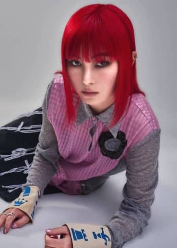 a子、新曲「Turn It Up」がTVアニメ『ダーウィン事変』エンディング主題歌に決定