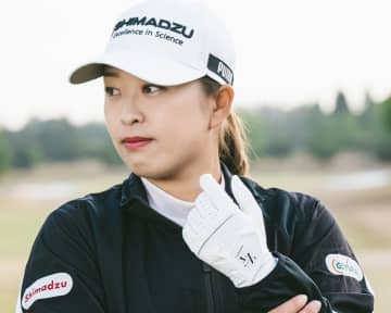 西郷真央の“秘密兵器”が正式パートナーに！ ジュニア時代から愛用する『ZEROFITインスパイラルグローブ』のイオンスポーツと契約