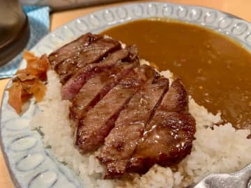 【渋谷道玄坂】入店即迷わずオーダーする柔らか牛脂がとろけるステーキカレー♪「フラヌール」