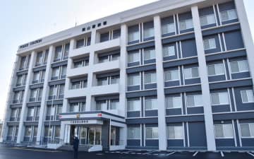 トートバッグ振り回し「カネを出せ」　郵便局で強盗未遂疑い　館山、局長が断ると逃走