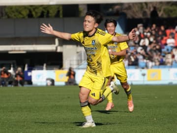 DF清水朔玖が2得点　鹿島学園を17年ぶり4強に導く