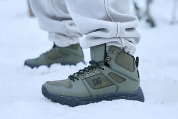 冬のアウトドアも街も、この1足でOK！　DCシューズ「グレイズ ハイ」防水・防寒・使用感「レポート」