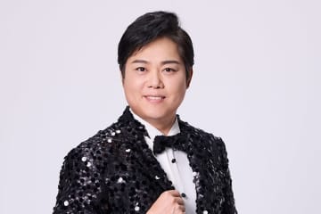 三山ひろし、日本男児の心意気を歌うロック演歌『花とサムライ』リリース！　自らドラムを叩き歌唱するミュージックビデオ公開、本人コメントも