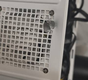 PCを使っていたからこその「九死に一生」！PCケースが銃弾を防ぎ、子供の命を救った衝撃写真