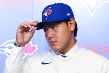 岡本和真、ブルージェイズはユーティリティー起用へ「いろいろなポジションを守るのが好きだ」