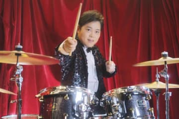 三山ひろしがシングル「花とサムライ」をリリース　MVでは初のドラム披露「相当練習しました」