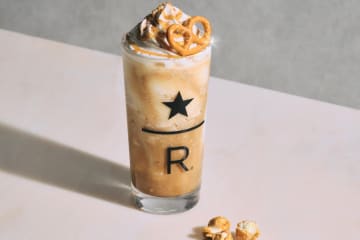 新宿スターバックス リザーブ カフェ「キャラメル メルツ フラペチーノ」ポップコーン×エスプレッソで