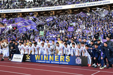 広島が新背番号を発表　「10番」は新加入のFW鈴木章斗が着用…異例出戻りの松本泰志は「14」