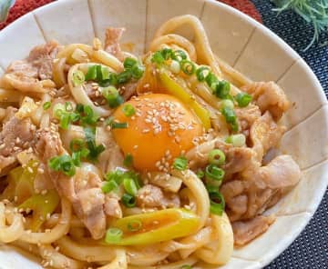 箸が止まらなくなる！やみつき必至の「甘辛うどん」