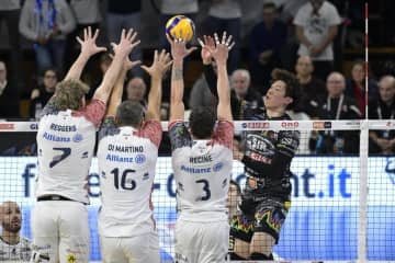 【現地取材】石川祐希が先発したペルージャ公式戦13連勝　ミラノ大塚達宣は故障欠場「まずは怪我を治すこと」、マサジェディ翔蓮がセリエAデビュー