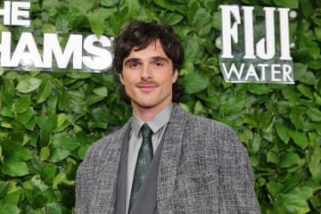 ジェイコブ・エロルディ、幼少期にマイリー・サイラスやヒラリー・ダフへ恋心を抱いていたと明かす