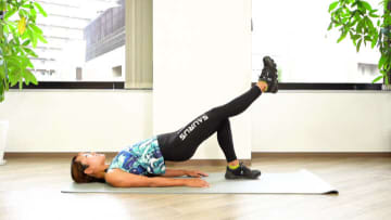 ヒップラインを引き上げる！8分の美尻ボディメイク