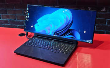 Lenovo、16型が24型に伸びるディスプレイを備えた「Legion Pro Rollable Concept 16"」
