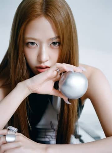 IVE・ユジン、「ファーストブランド大賞」女性バラエティアイドル部門を受賞！2026年の活躍にも“期待大”