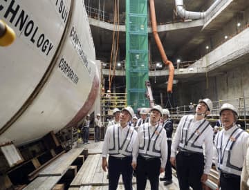 フィリピンへの防衛装備供与推進　自民小林政調会長、国防相と会談