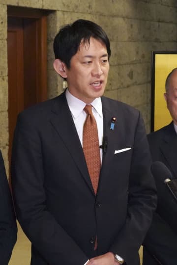 中国輸出規制、許容できず　自民小林政調会長が批判