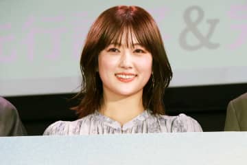 樋口日奈、大胆ベッドシーン公開直後のステージで照れ笑い　W主演の池田匡志も「非常に気まずい」