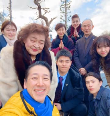 和泉元彌が公開した母・和泉節子さんの現在に驚きの声「83歳とは思えない若々しさ」と伝統を守る家族の絆に共感が殺到