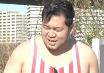 人気芸人、極寒の中で衝撃的な水着姿に…「本当の変態」と自虐