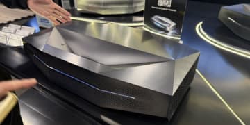 ＜CES＞AWOL、最大200インチ対応超短焦点プロジェクター「Aetherion Max」発表。野外ホームシアターの提案も