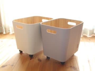 あふれ返るモノたちがスッキリ！お部屋が整う「キャスター付き収納」