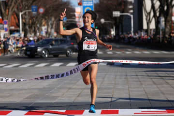 駅伝Vで動いた衝撃の大金「スケールに仰天」「1人1人に？」　溢れた“4ケタ万円”への羨望