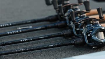 これがDAIWAの”世界基準”。大人気ロッドがついにフルモデルチェンジ。SVFカーボン採用で『2万円台』とは思えないほどのハイコスパな1本に。