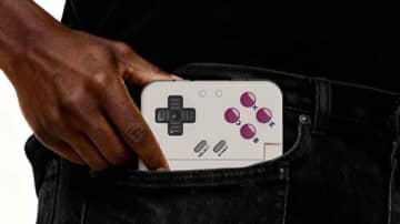 スマホがゲームボーイっぽくなる 縦画面のスマホゲームを快適に遊べるコントローラー「GameSir Pocket Taco」