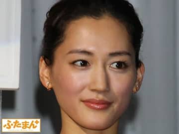 綾瀬はるかが魅せた実写作品「妖艶アクション」、可憐なドレス姿での「荒々しい肉弾戦」