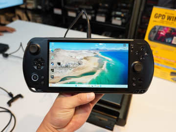 Ryzen AI Max+ 395搭載のポータブルゲーミングPC「GPD WIN 5」が発売