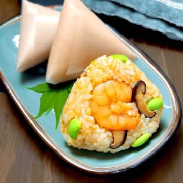 【誰でも簡単レシピ】全部入れて炊くだけ、本格的な中華ちまき。餅米いらずでお店レベルのうまさ…！