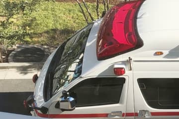 女性死亡…排水路で発見　水深80センチ、フェンスなし　通行人が気付いて通報　近くに女性の自転車あり、友人宅に向かう途中だった