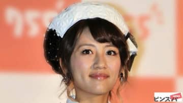 元AKB48高橋みなみ、バッサリカットで“印象激変”のウラで…写り込んだ“デカすぎる”スマホケースにツッコミの嵐