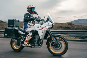 【KOVE】新型ツアラー「800X TOURING」2月日本発売！ 167.8万円でフルパニア・クルコン全盛り仕様（動画あり）