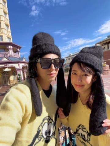 川崎希、家族揃って新年初のディズニーへ「プルートコーデで合わせてみた」