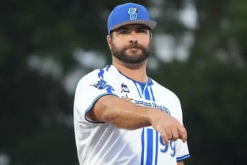 美人妻と熱いキス　DeNA自由契約から2か月…元助っ人が幸せ報告、米喝采「ビューティフル」