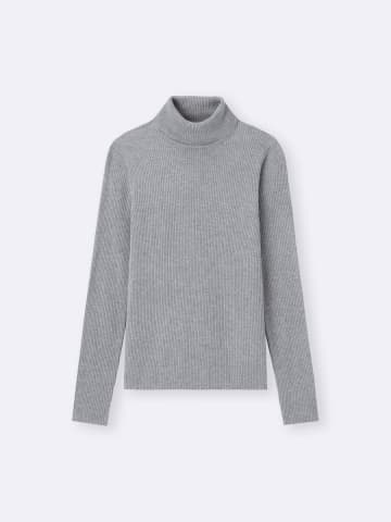 GUで大人の着こなしを一気に格上げ♡今買い足すなら「グレーニット」がハズせない！