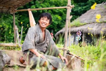 「豊臣兄弟！」第1回「二匹の猿」豊臣秀長、秀吉、織田信長　新味を感じさせる主要人物の初登場【大河ドラマコラム】