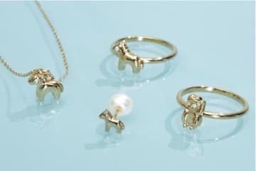 ete「馬＆招き猫」モチーフのお守りジュエリー、“ぬいぐるみ”のような立体フォルムのリングやピアス