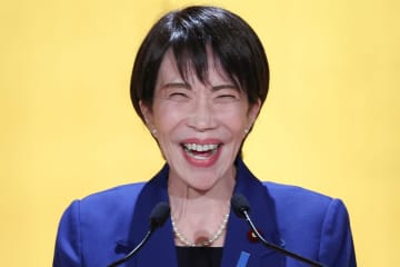 「前年の4倍売れている」高市首相の“おやつ”がサナ売れ…メーカーは「ここまでの反響は初めて」と嬉しい悲鳴