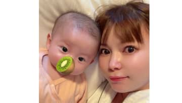 中川翔子 双子生誕100日記念に見た目“超激変”姿を披露！袴を着こなす可愛い双子のショットも超豪華な装飾は…